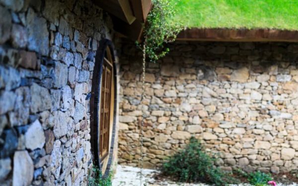 Casă Hobbit, decor european de vis: fascinație totală pentru turiști
