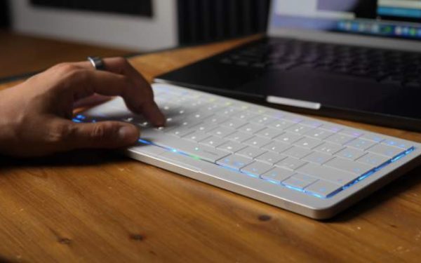 Clevetura CLVX S: tastatura visată de Apple