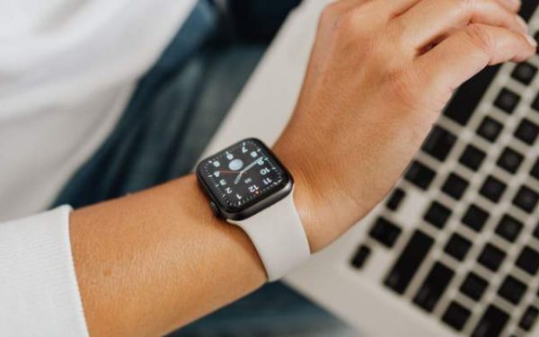 Apple pregătește ceasuri inovatoare: cu ecran rotund sau fără ecran