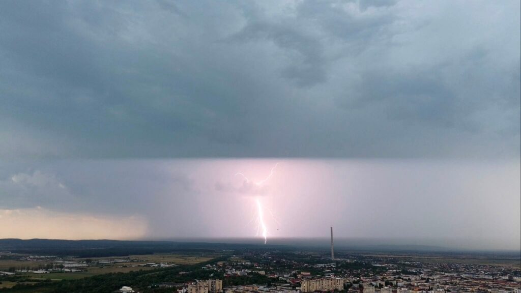 Vijelii în România, caniculă persistentă pentru alții