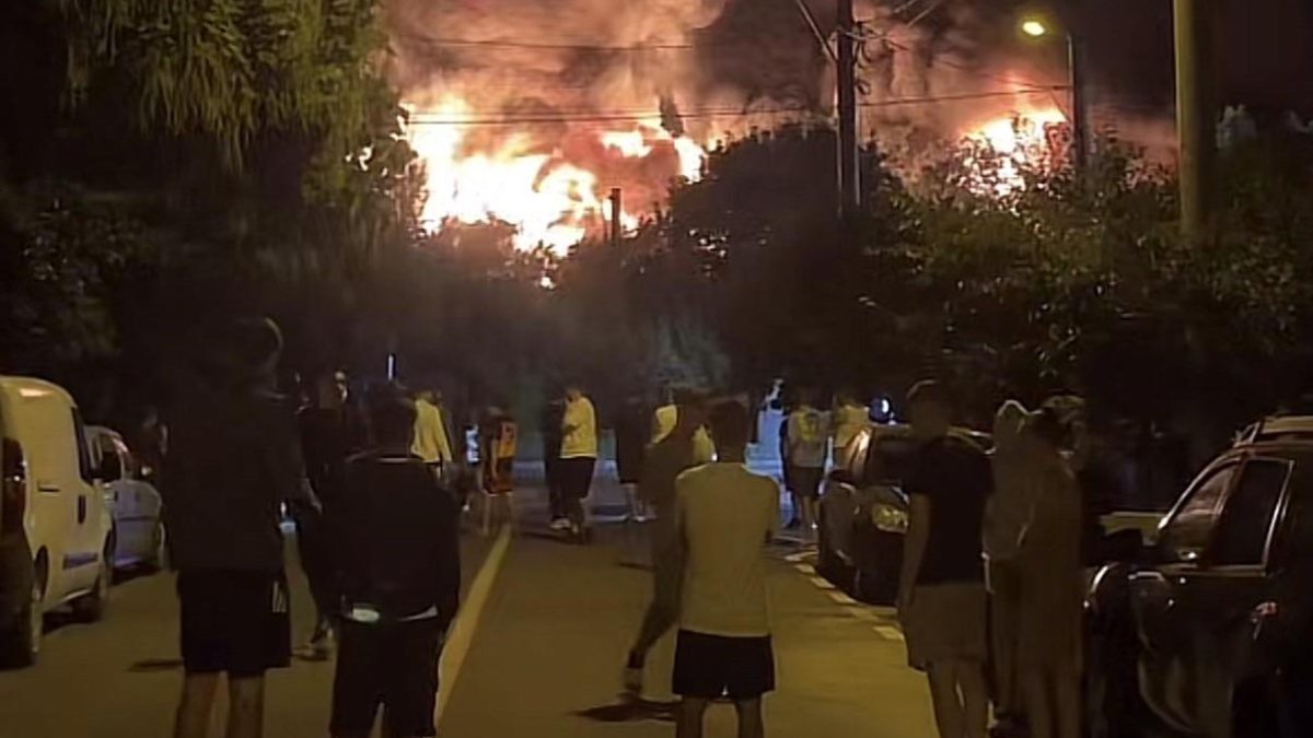 Incendiu major în Nordul Bucureștiului: RO-Alert pentru evacuare