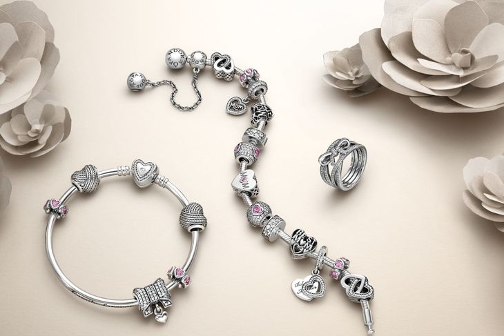 Pandora abandonează argintul pentru platină. Lovitură pentru bijuterii