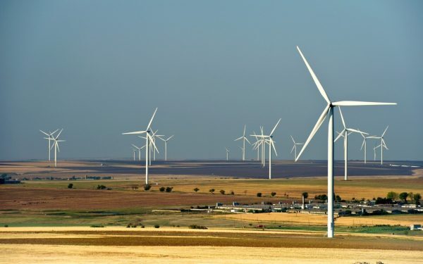 Bușoi: Eolianul ne scapă de importuri. Vremea bună continuă