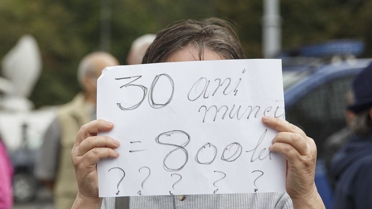 România: Generație record de pensionari la 50 de ani