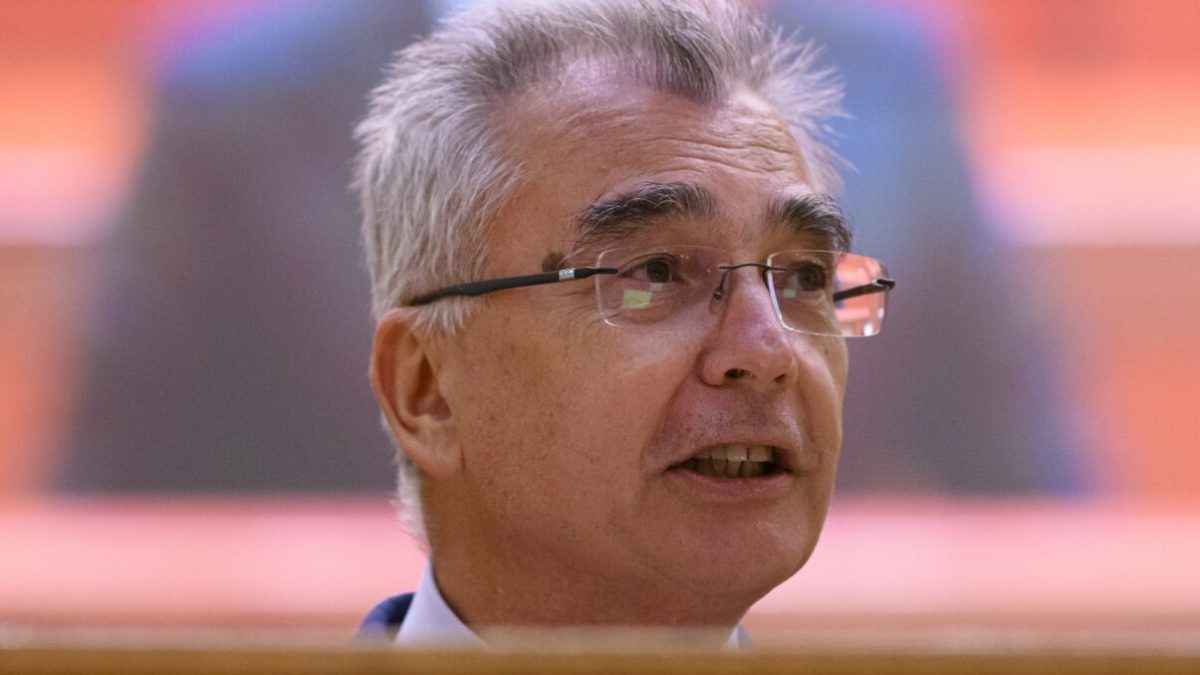 Peiu: PSD-AUR, guvern născut imoral și ilegal