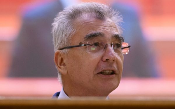Peiu: PSD-AUR, guvern născut imoral și ilegal