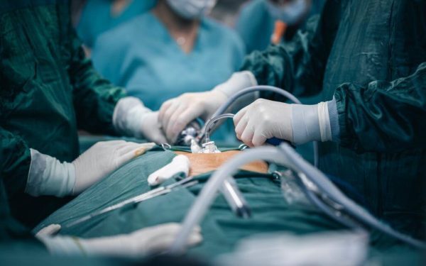 Ce e colecistectomia? Simptome ce duc la operația cântărețului