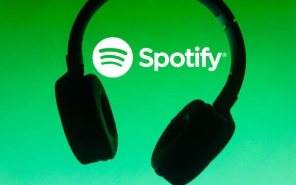 Spotify: Etichetă pentru muzica AI, transparență pe platformă