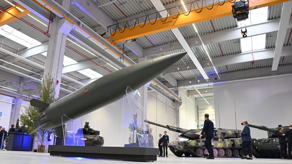 Șeful Rheinmetall: Tinerii germani vor armata, dar voluntariatul ar putea fi insuficient