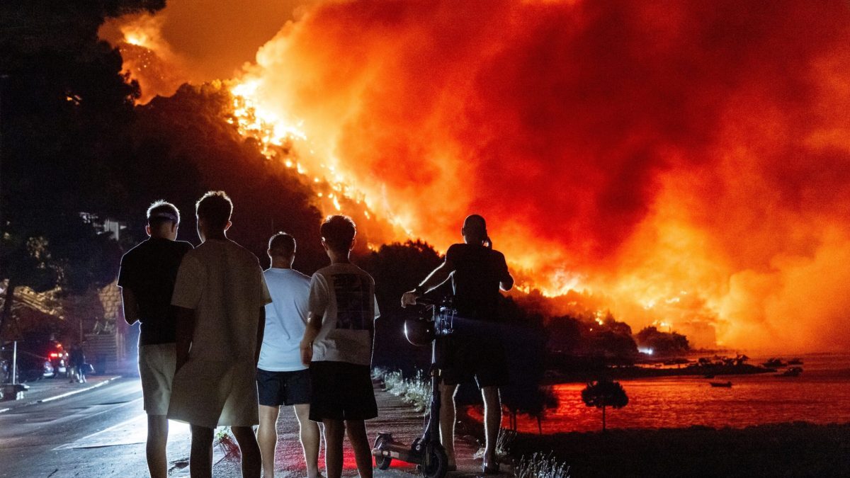Croația Arde: Atenție la Incendii pe Coasta Adriaticii