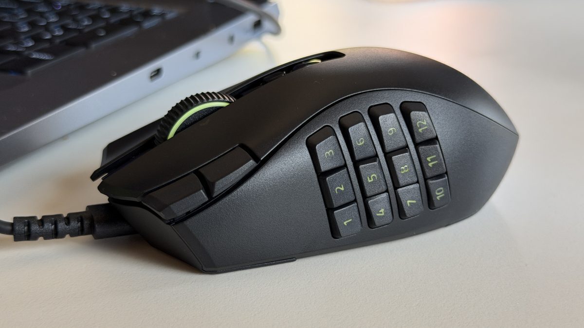 Razer Naga V3 Pro: 17 ani de istorie, un mouse revoluționar