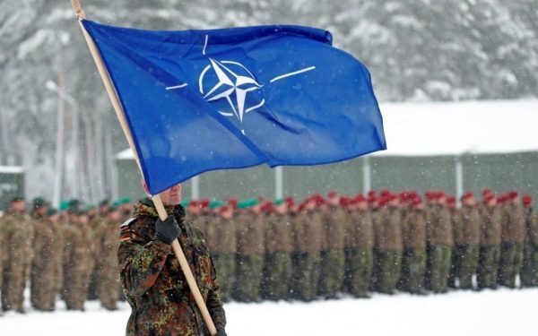 NATO condamnă violarea spațiului aerian: Aliații uniți în apărare