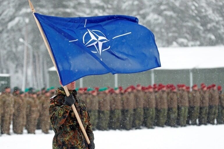 NATO condamnă violarea spațiului aerian: Aliații uniți în apărare