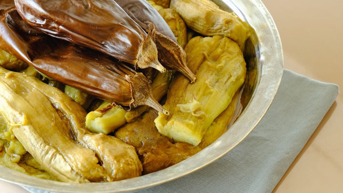 Salată de vinete: trucul gospodinelor pentru preparare perfectă