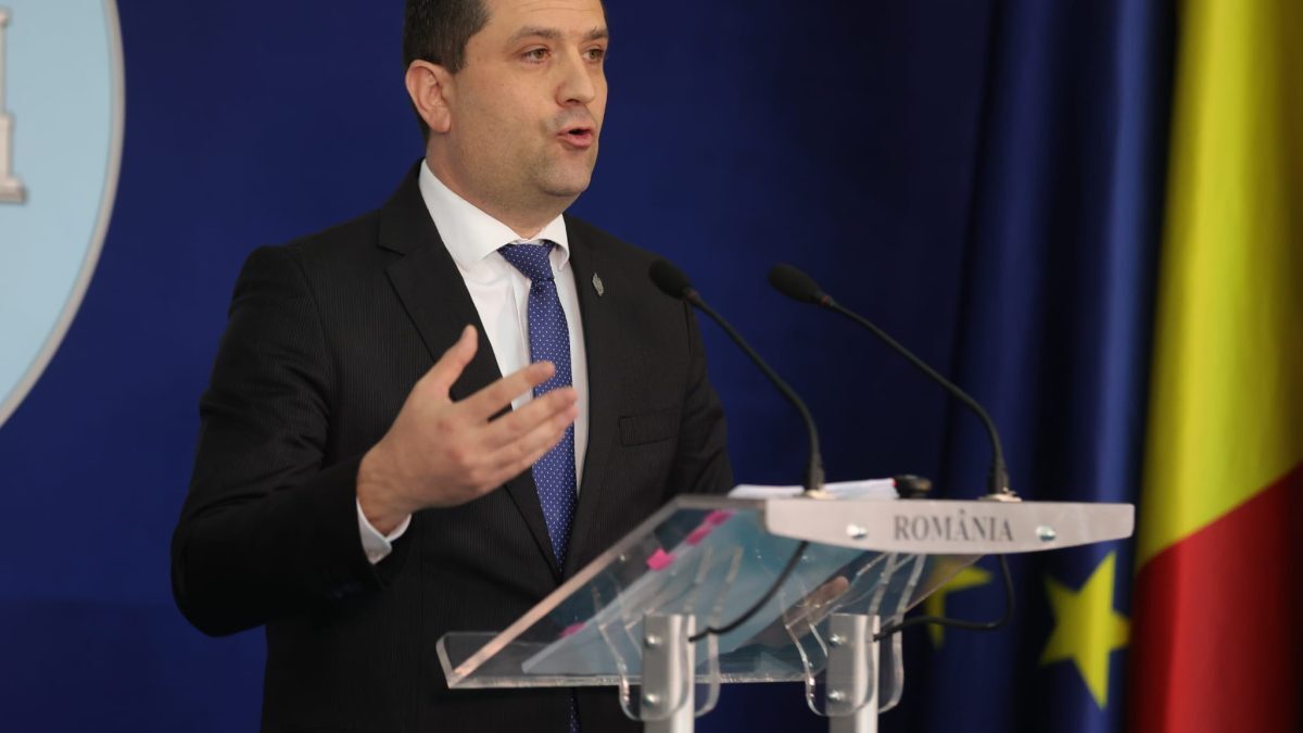 Miruță: Soluția pentru barje, reactorul de la Cernavodă funcționează