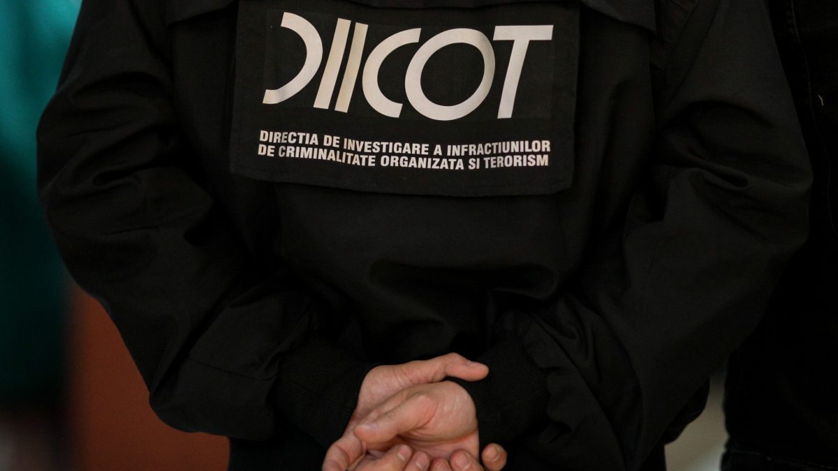 DIICOT: Rețea uriașă de traficanți, prinsă cu 1,7 tone de droguri din Albania