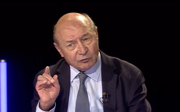 Băsescu, replică dură la atacurile pe Mureșan: "Premier cu statul de drept iar?"