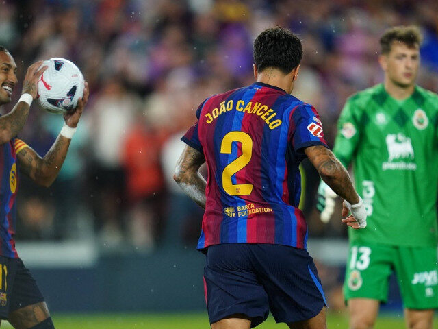 Barcelona a umilit Santander: 9 goluri pe Camp Nou! Raphinha, hat-trick