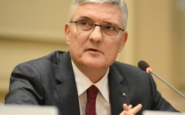 Guvern cu puteri depline pentru rectificare și buget 2027. Dăianu: Reparăm finanțele