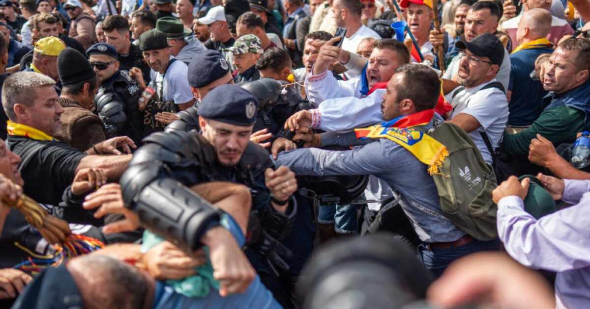 Piața Victoriei: Alți 4 instigatori, arestați pentru 30 de zile