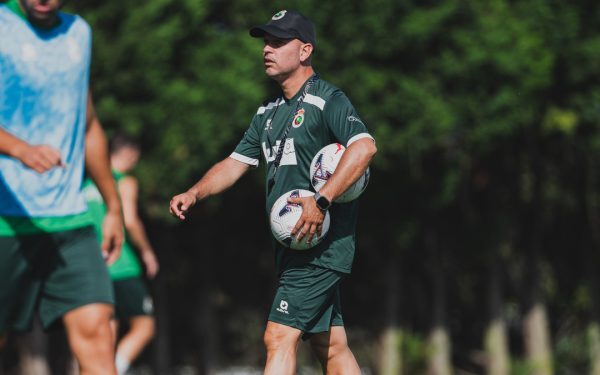 Racing Club: Stăm pe picioarele noastre, cu stil