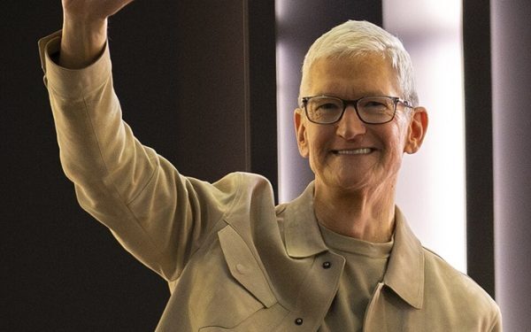 Tim Cook pleacă de la Apple: 15 ani de succes uriaș