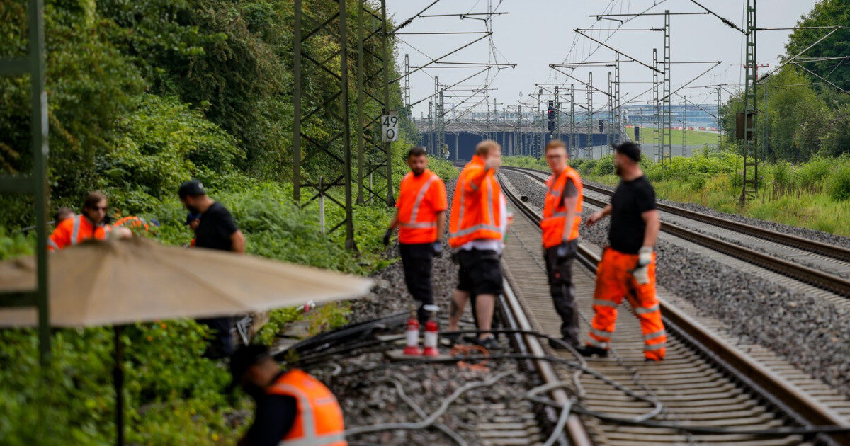 Germania: Sabotaj la calea ferată, 300 de trenuri blocate