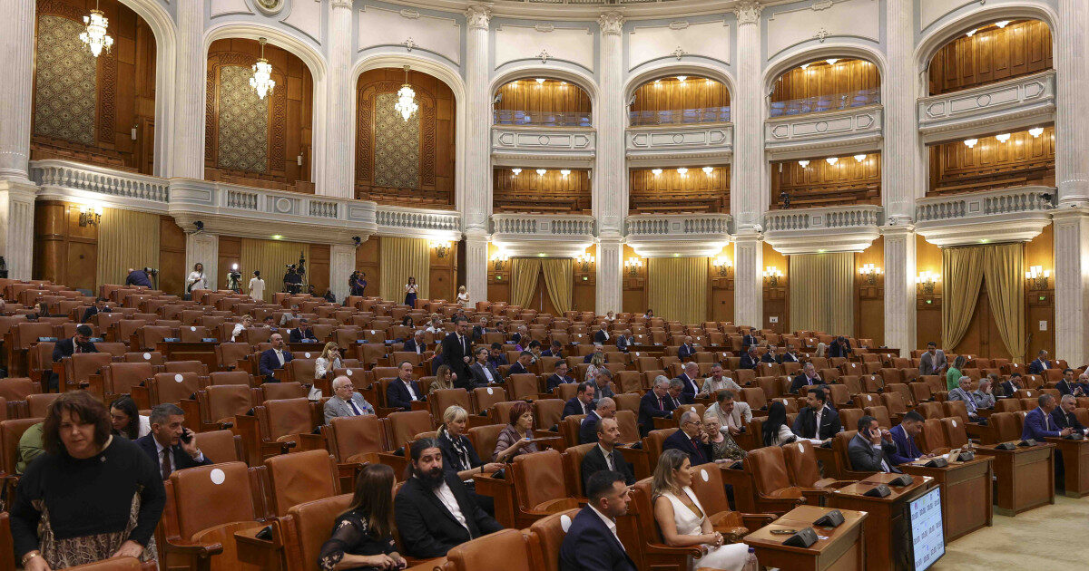 Expert Forum: Legea Partidelor, risc pentru democrație