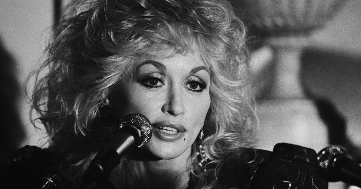 Stela Parton: AI-ul creează mizerii după moartea Dolly
