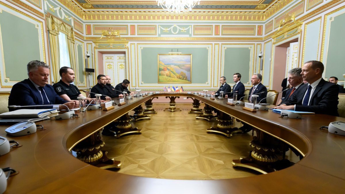 Zelenski, mesaj secret de la emisarii Trump la Kiev