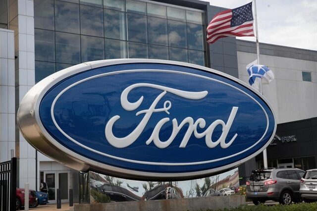 Trump lovește Ford: Parteneriatele cu China, risc de securitate națională