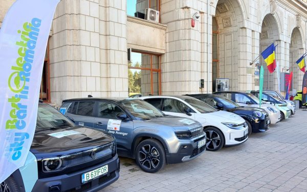 KIA EV2, Cel Mai Bun Oraș Electric 2026. Renault 4, Favoriți