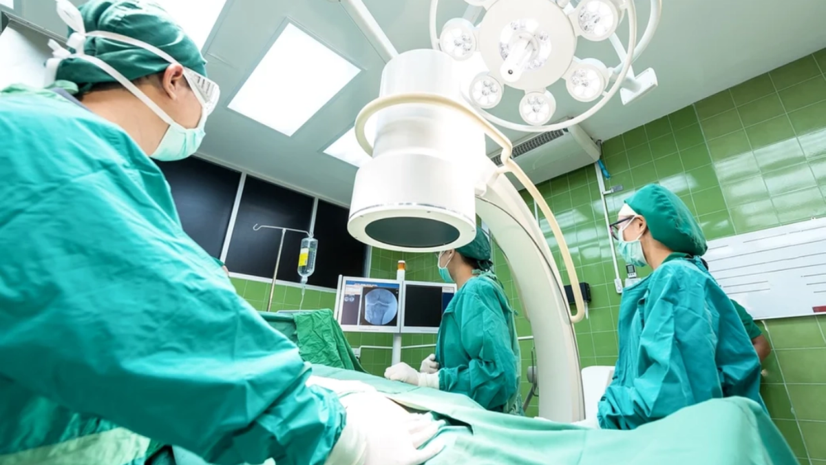 Operație: Când contează ziua? Studiu zguduie medicina