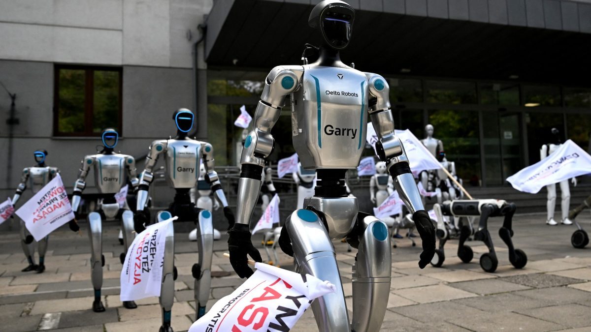 Roboții protestează contra IA în Polonia