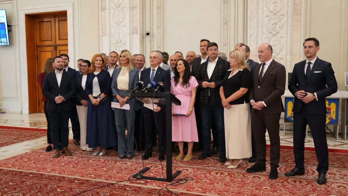 PNL și USR semnează acord de cooperare parlamentară