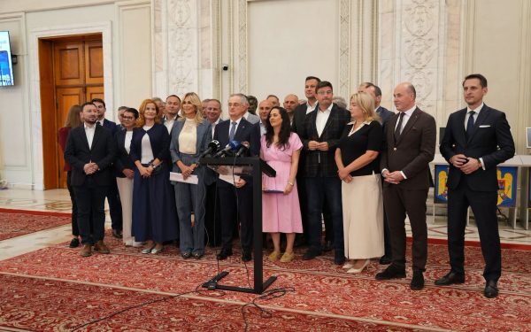 PNL și USR semnează acord de cooperare parlamentară