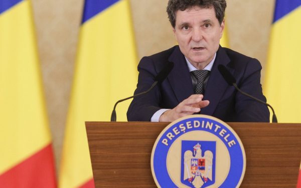 Băsescu: CRIZA POLITICĂ ARE O SINGURĂ REZOLVARE. Nazare premier?