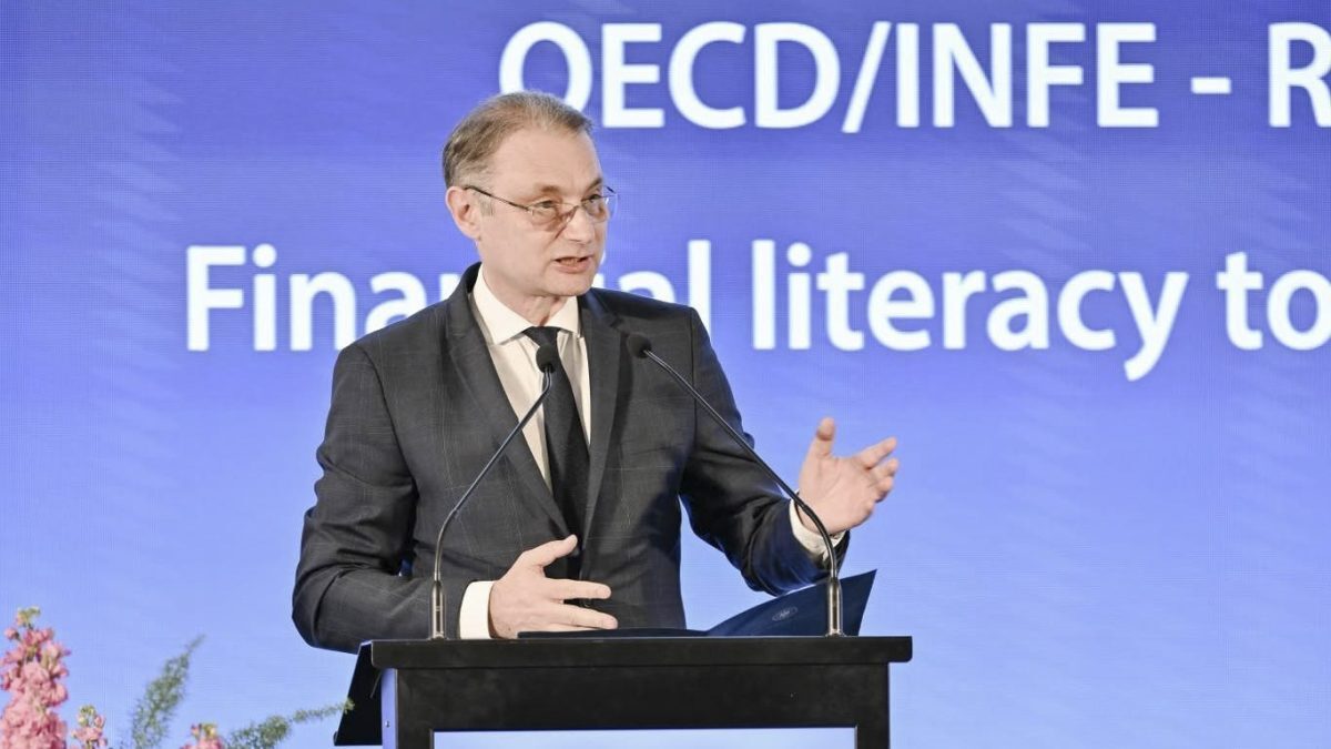 Nicușor Dan îl propune pe Luca Niculescu pentru funcția de premier