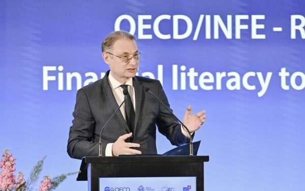 Nicușor Dan îl propune pe Luca Niculescu pentru funcția de premier