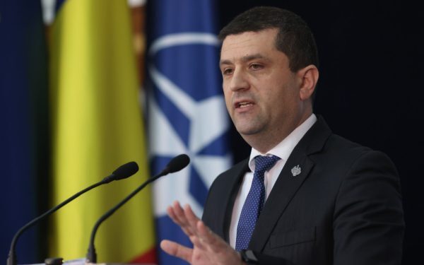 Miruță: Incertitudine mare, dar sperăm la lumină