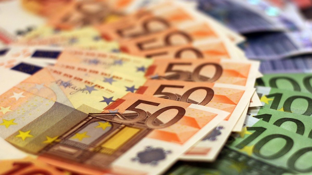 S&P menține România la BBB-, dar cu perspective negative