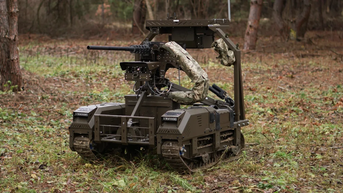 Ucraina: Robot terestru, atacat de o dronă rusă (VIDEO)